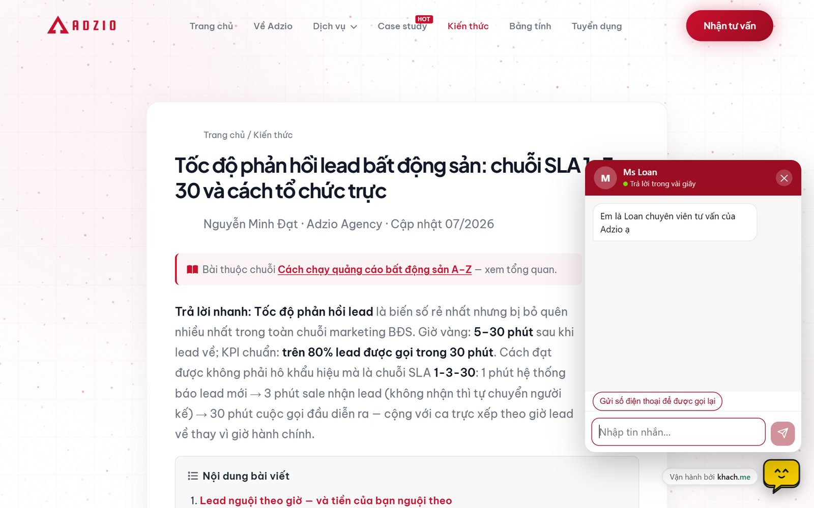 Khung chat Khách Mê mở trên một bài viết của adzio.vn